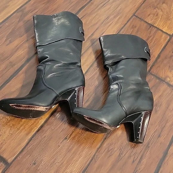 Heeled boot - Picture 4 of 5